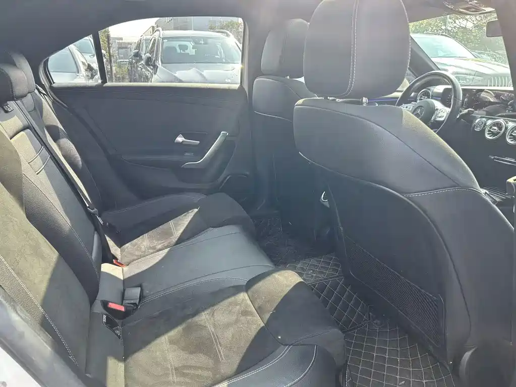 Mercedes-Benz A-Class — миниатюра 13