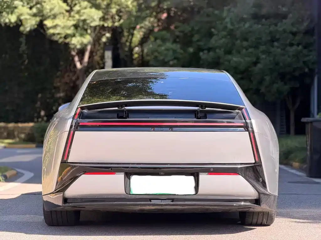 XPeng P7 — миниатюра 8