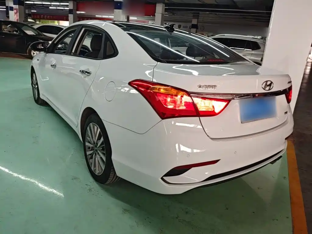 Hyundai Mistra — миниатюра 5