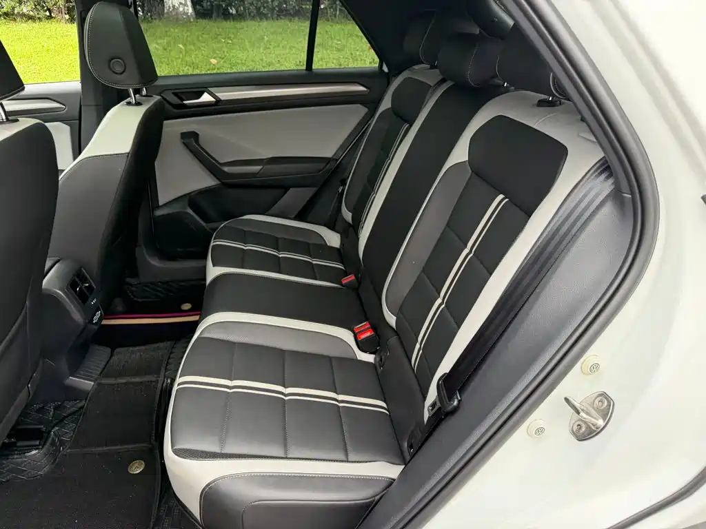 Volkswagen T-Roc — миниатюра 12