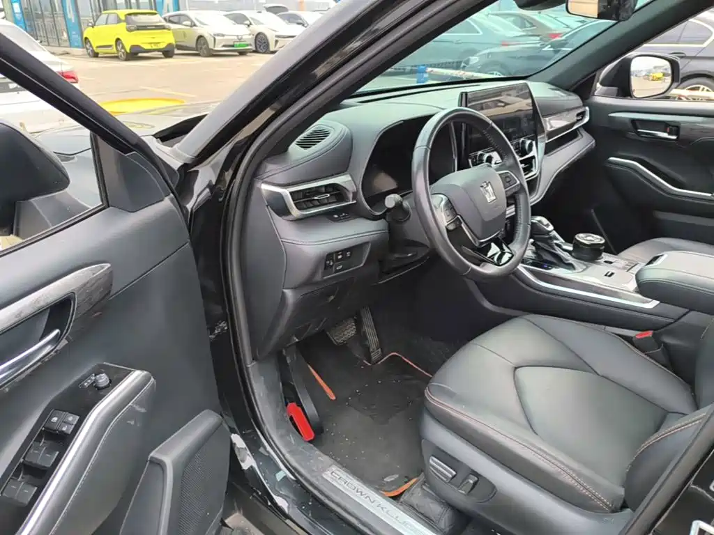 Toyota Crown Kluger — миниатюра 16