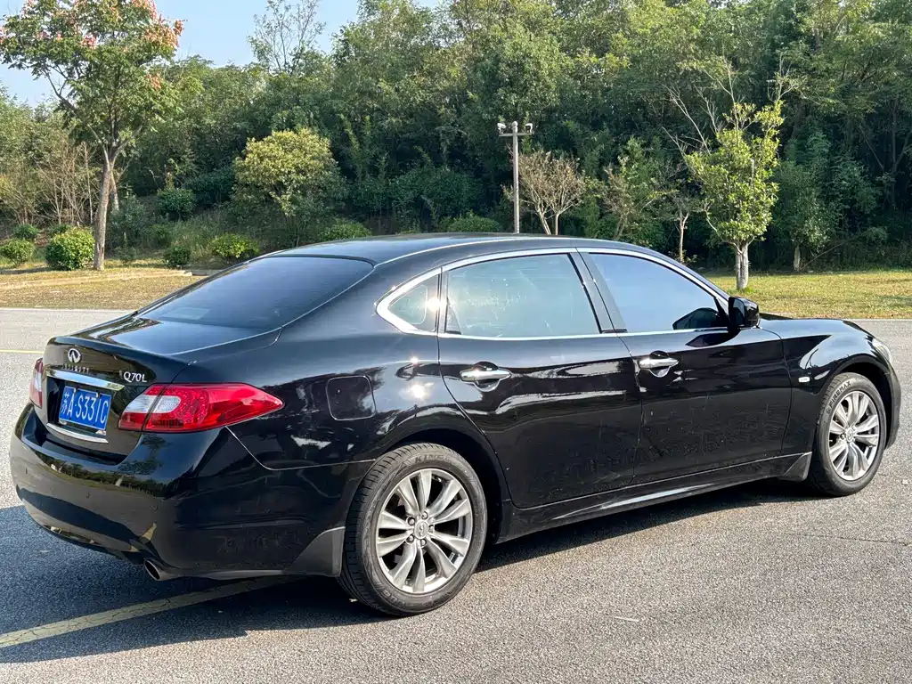 Infiniti Q70 — миниатюра 6