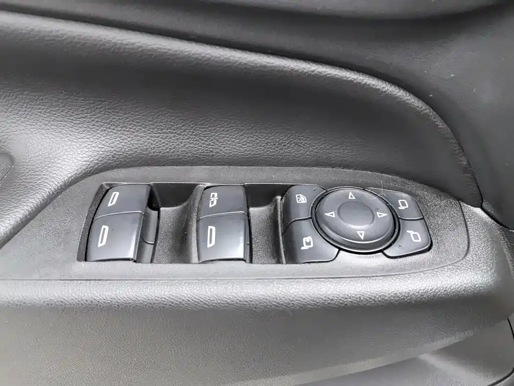 Chevrolet Equinox — миниатюра 9
