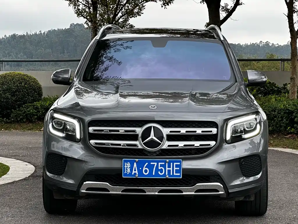 MERCEDES-BENZ GLB