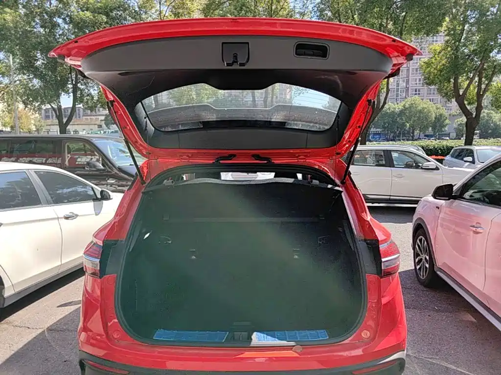 Geely Binyue — миниатюра 19