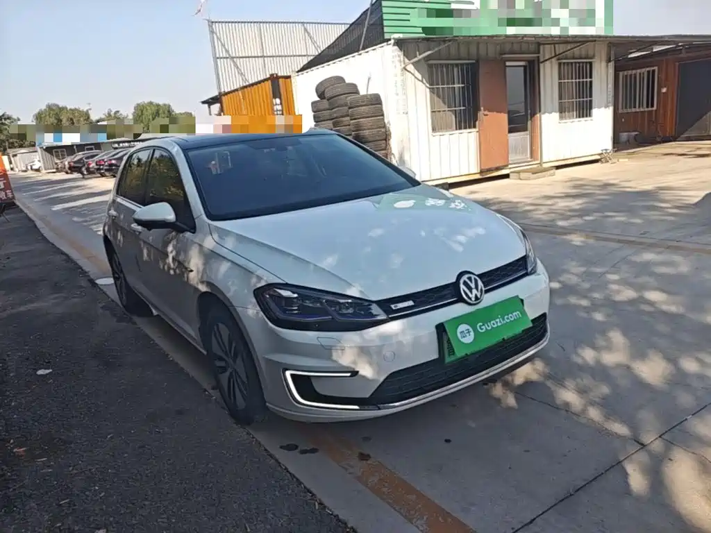 Volkswagen Golf EV — миниатюра 4