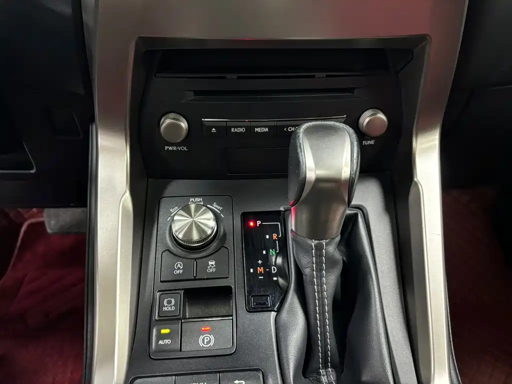 Lexus NX — миниатюра 13