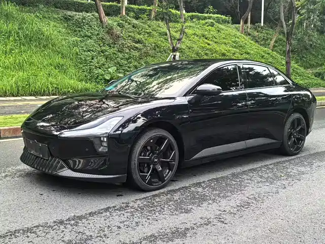 2025 Xpeng Mona M03