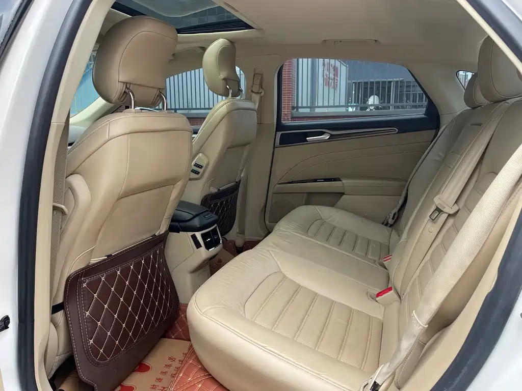 Ford Mondeo — миниатюра 8