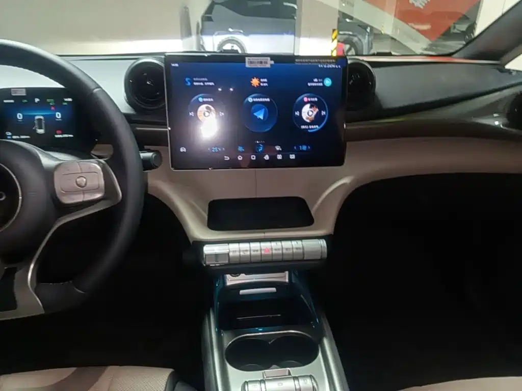 BYD Dolphin — миниатюра 13