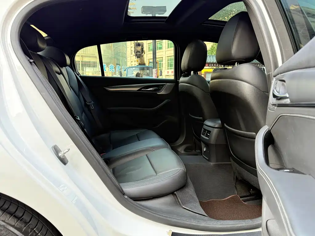 Cadillac CT5 — миниатюра 9