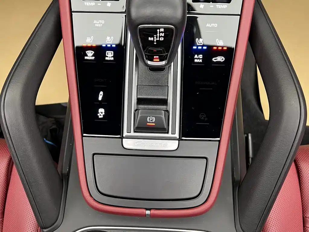 Porsche Cayenne — миниатюра 22
