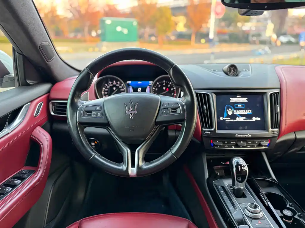 MASERATI LEVANTE