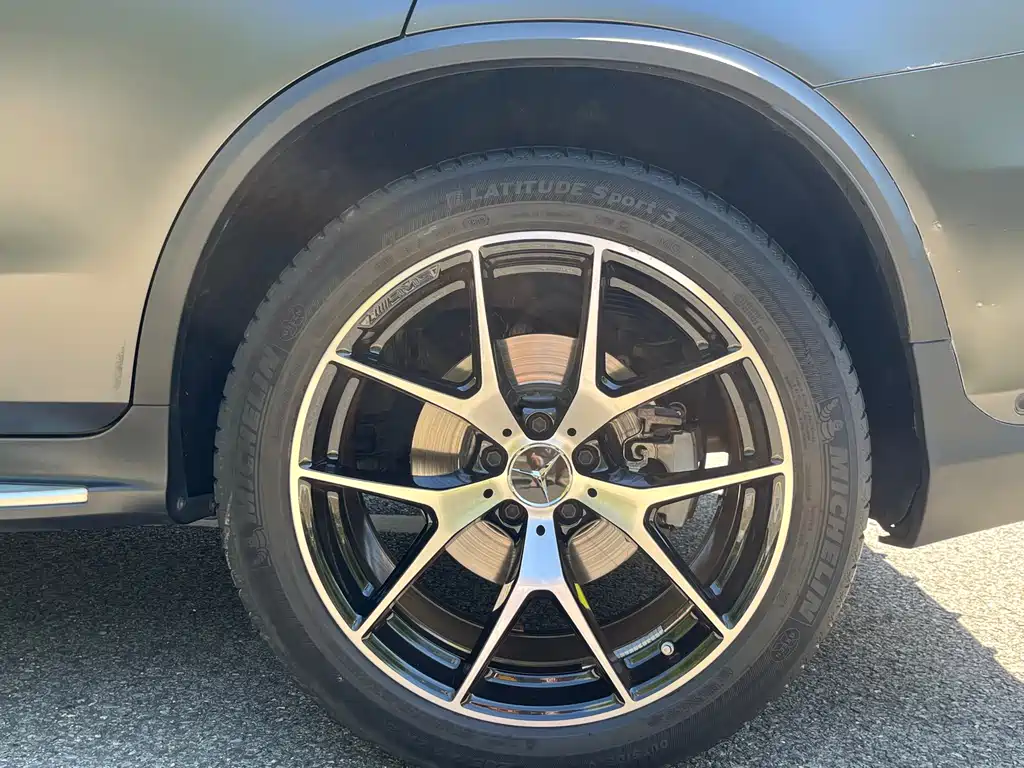 MERCEDES-BENZ GLC AMG