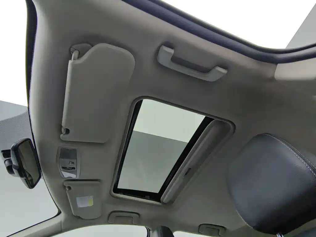 Mitsubishi Outlander — миниатюра 14