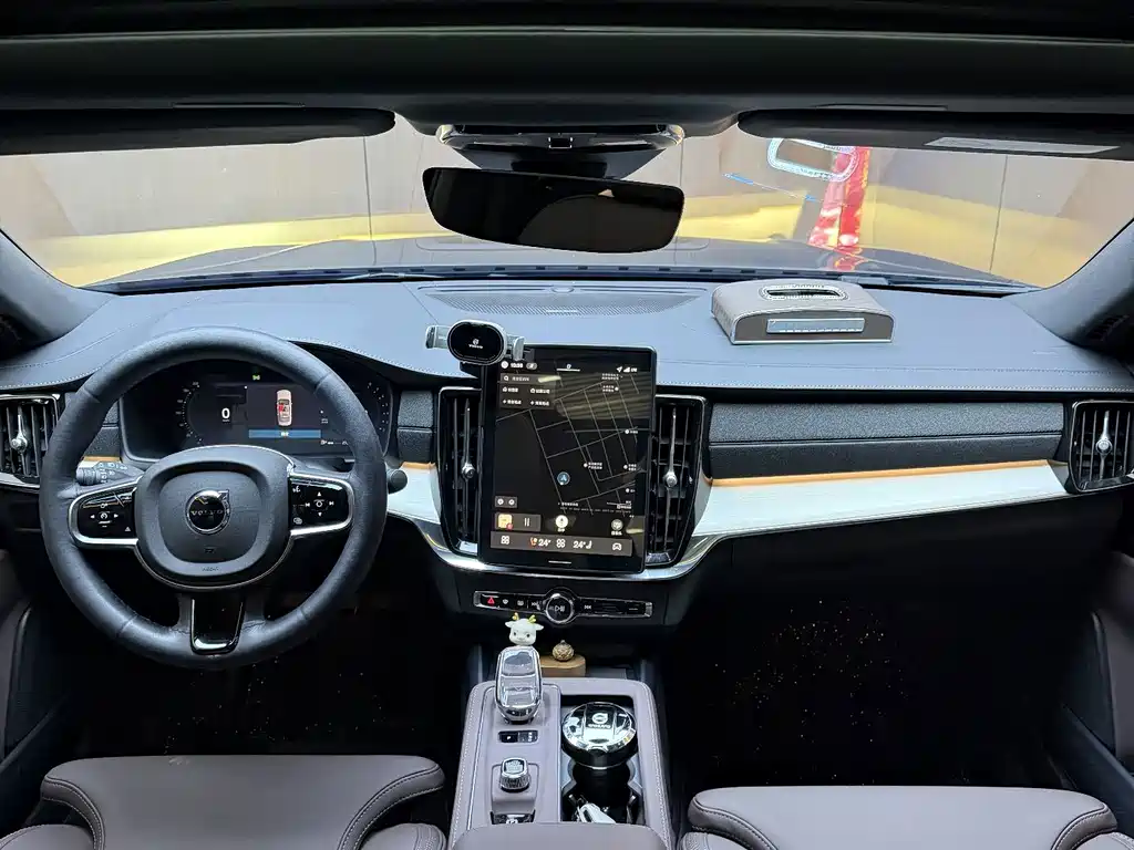 Volvo S90 — миниатюра 4