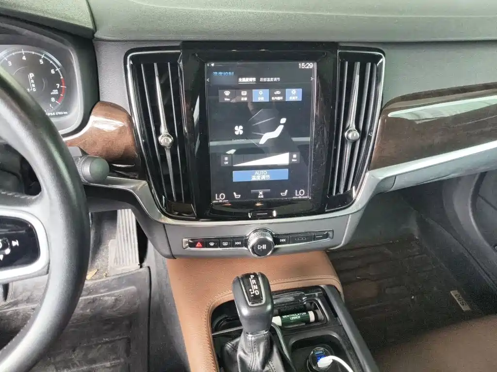 Volvo S90 — миниатюра 6