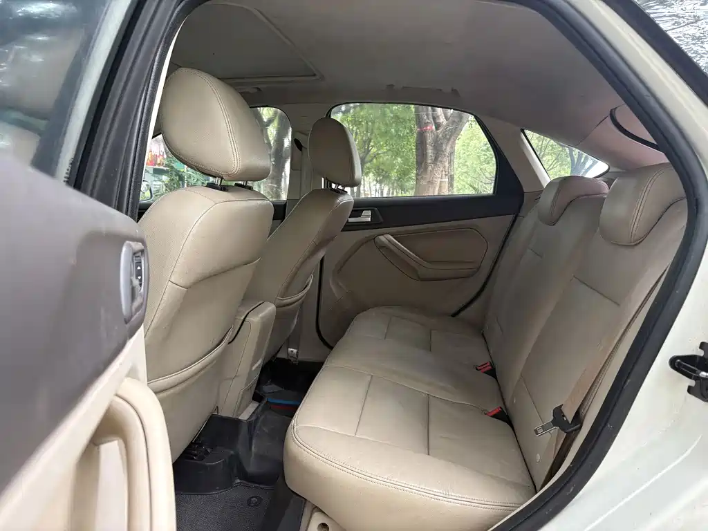 Ford Focus — миниатюра 5