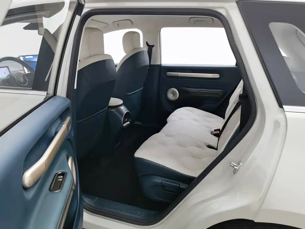 Baojun Yunduo — миниатюра 15
