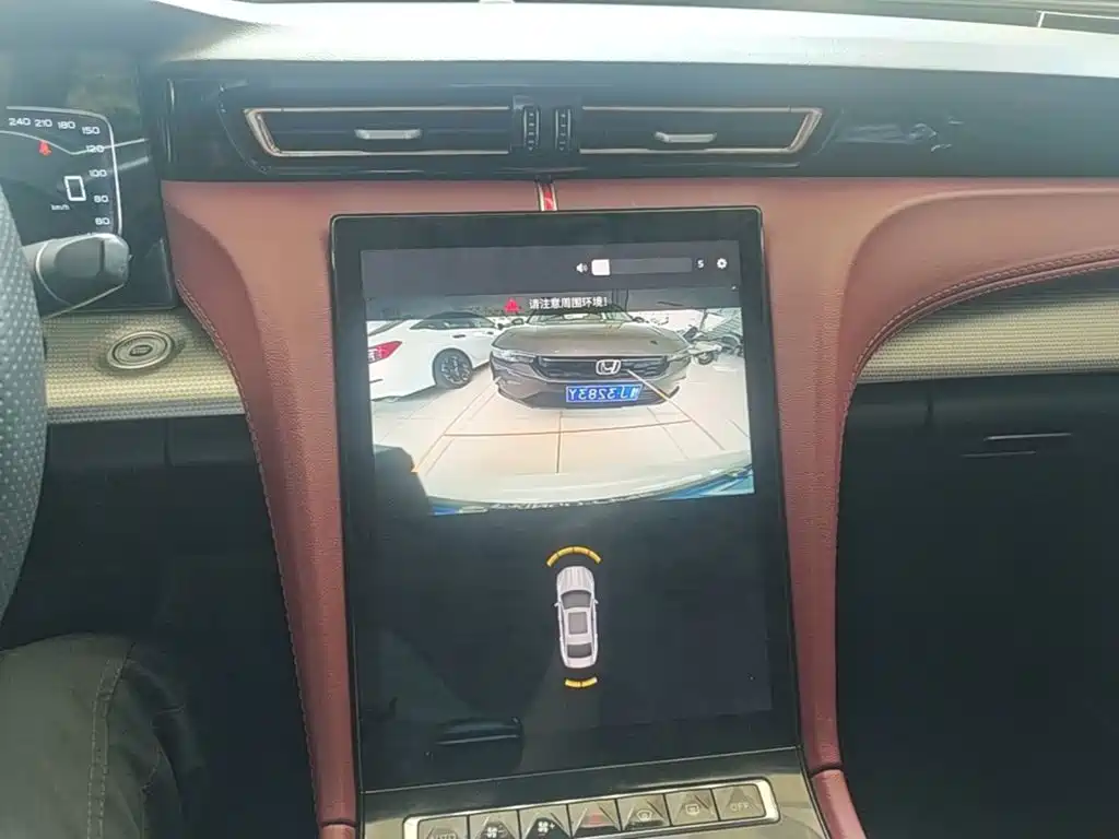 Hongqi Hongqi H5 — миниатюра 13