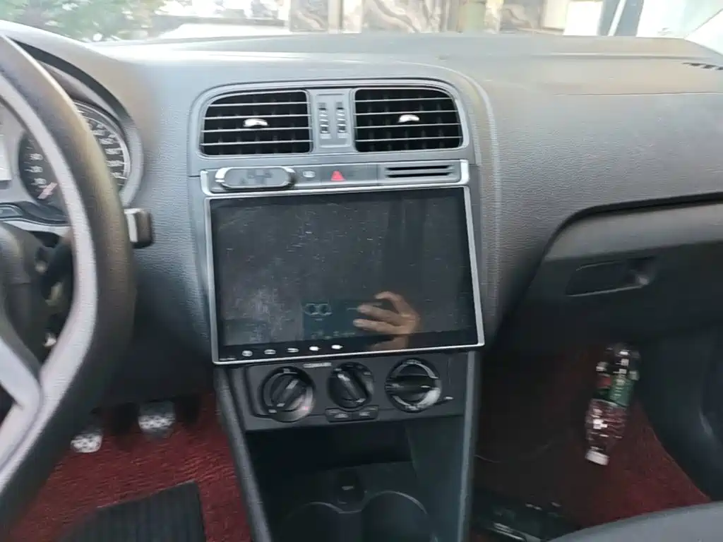 Volkswagen Polo — миниатюра 13