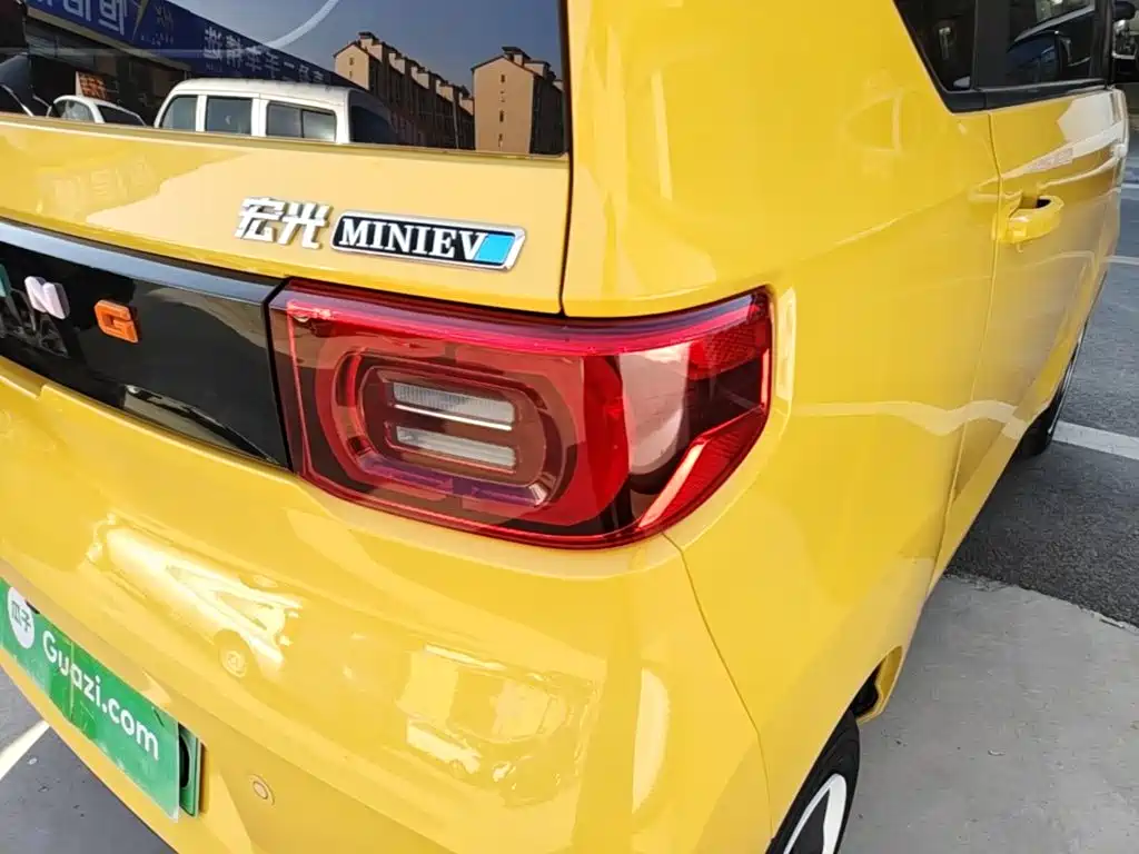 Wuling MINIEV — миниатюра 8