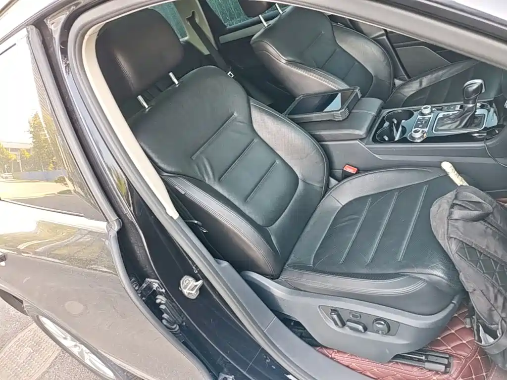 Volkswagen Touareg — миниатюра 25
