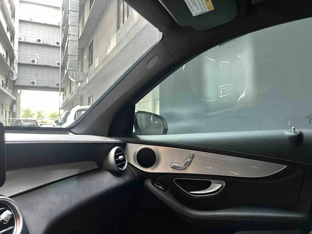 Mercedes-Benz GLC — миниатюра 8