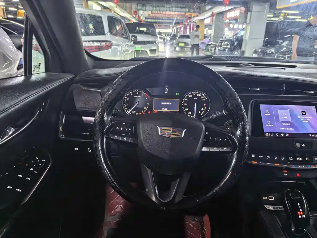 Cadillac XT4 — миниатюра 7