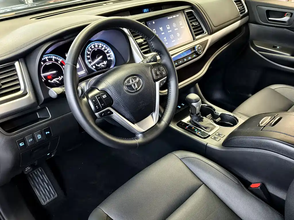Toyota Highlander — миниатюра 8