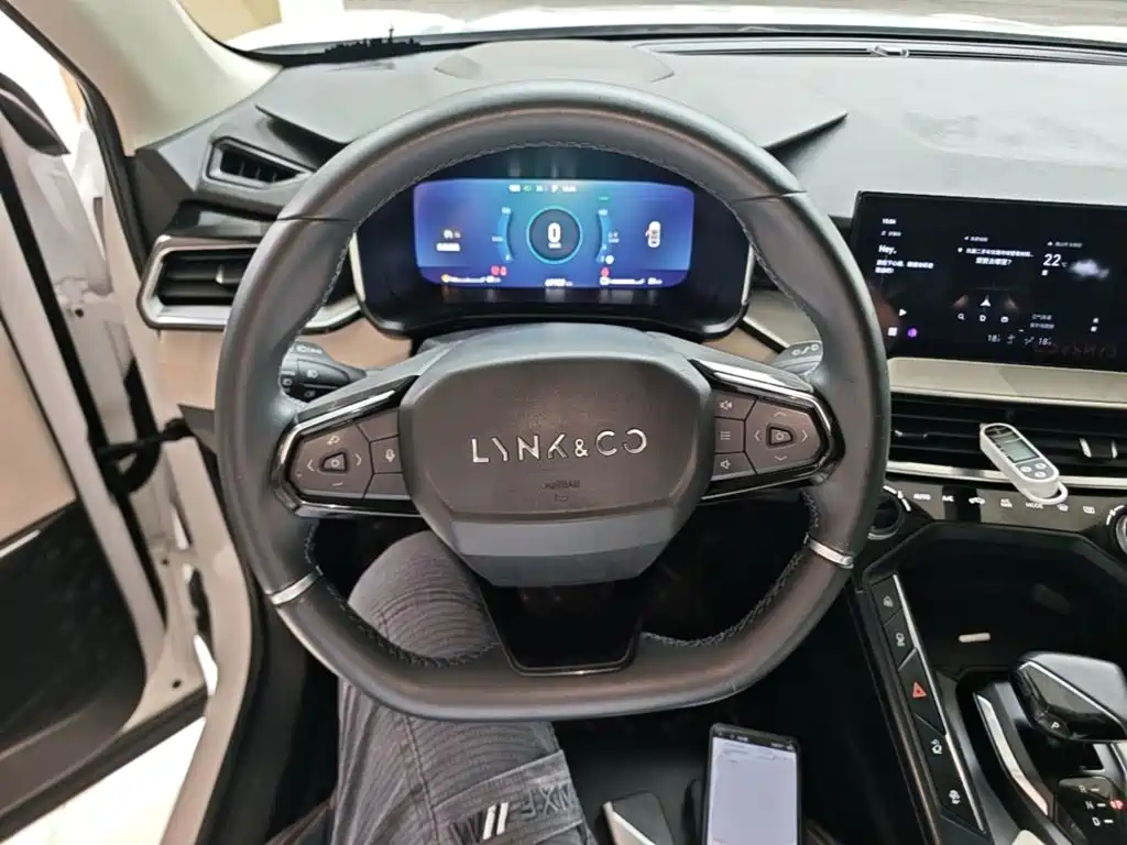 Lynk & Co 06 EM-P — миниатюра 11