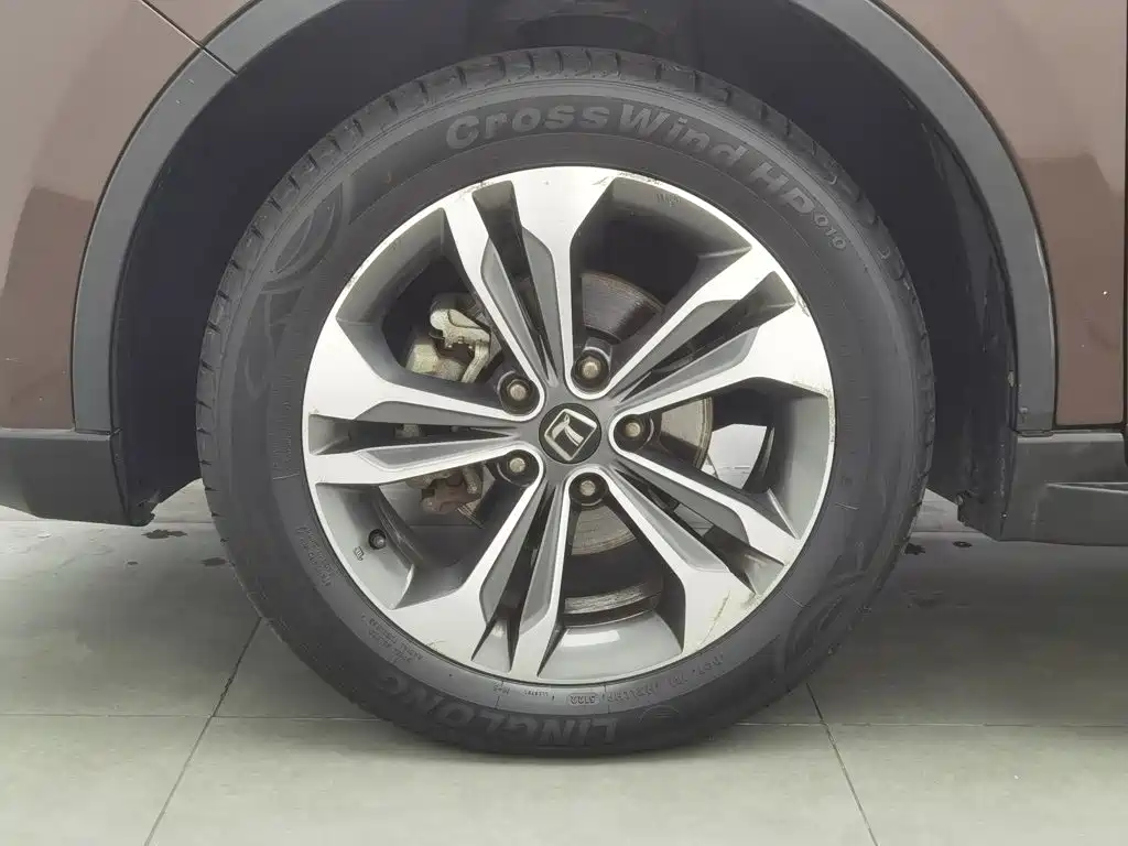 Luxgen U6 — миниатюра 17