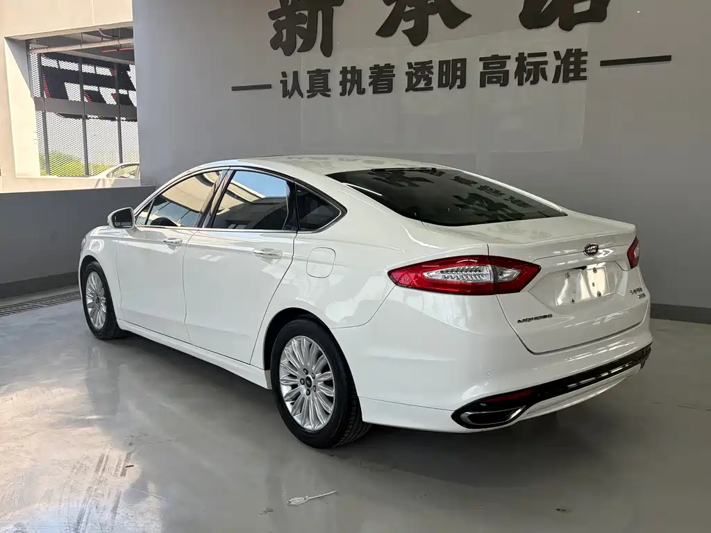 Ford Mondeo 2013 2.0L GTDi200 Fashion