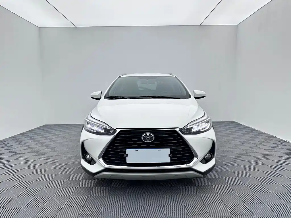 Toyota Yaris L — миниатюра 2