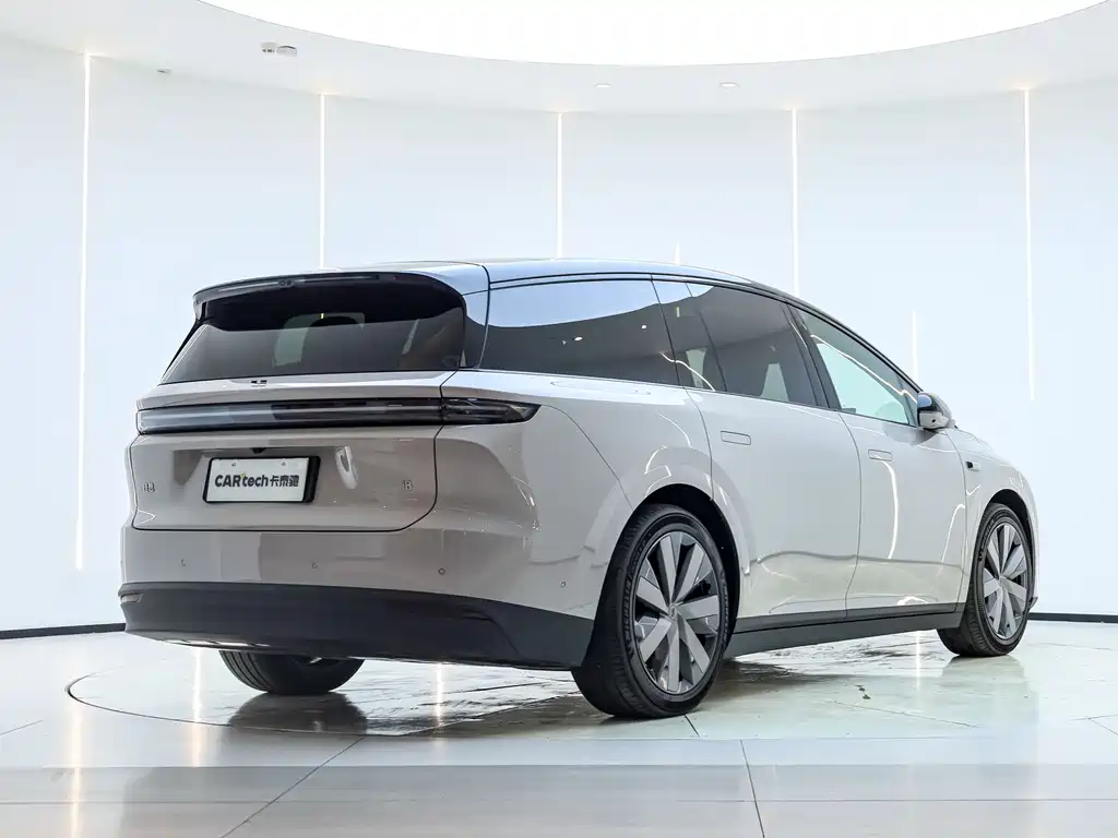 Li Auto i8 2025 Standard