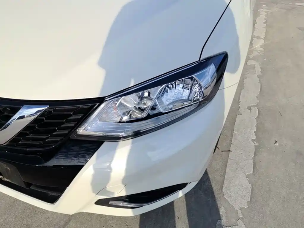 Nissan Tiida — миниатюра 24