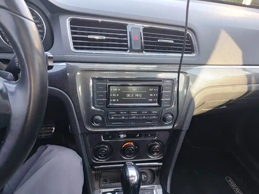 Volkswagen Cross Lavida — миниатюра 18