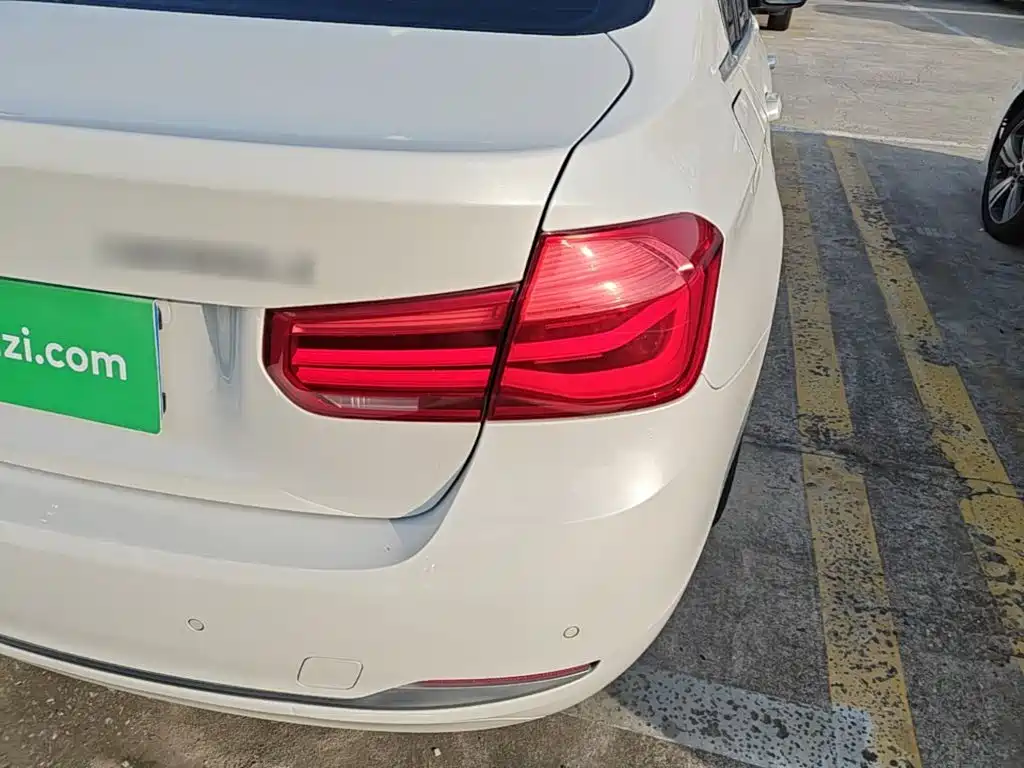 BMW 3 Series — миниатюра 8