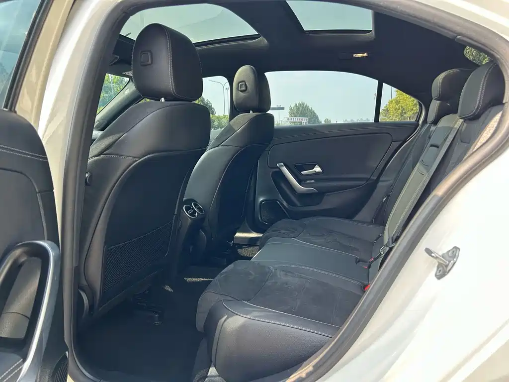 Mercedes-Benz A-Class — миниатюра 7
