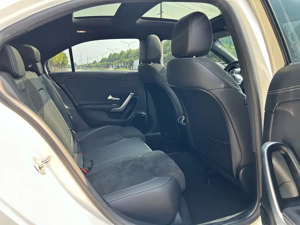 Mercedes-Benz A-Class — миниатюра 8