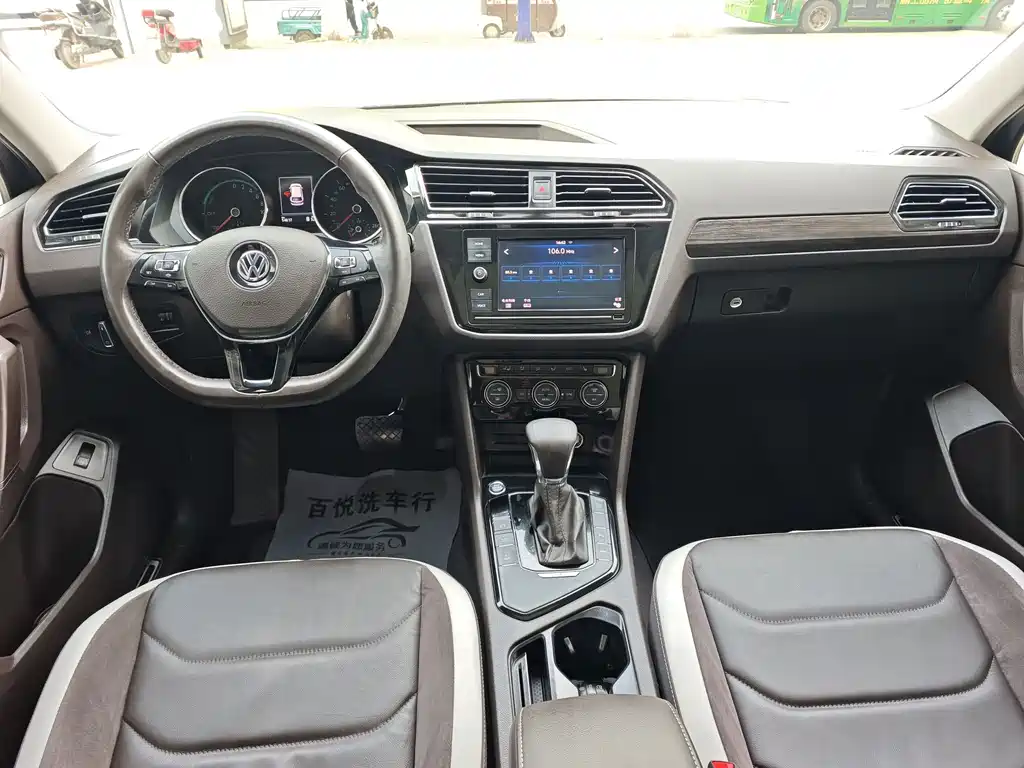 Volkswagen Tiguan L PHEV — миниатюра 10