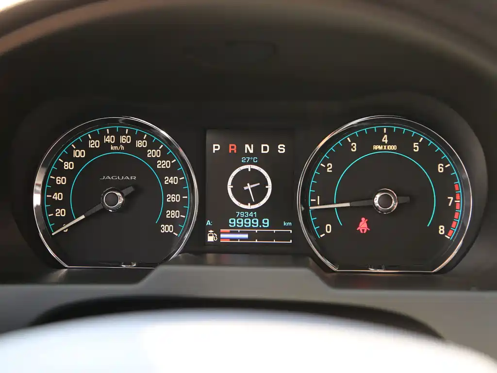 Jaguar XF — миниатюра 5