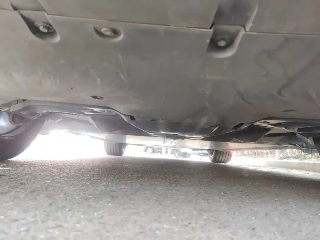 Tesla Model Y — миниатюра 24