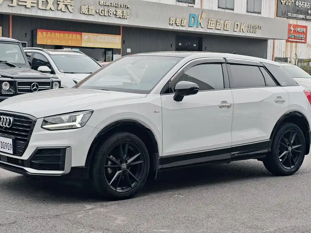 Audi Q2L 2020