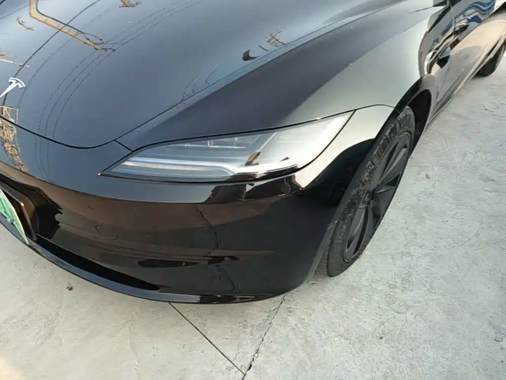 Tesla Model 3 — миниатюра 24