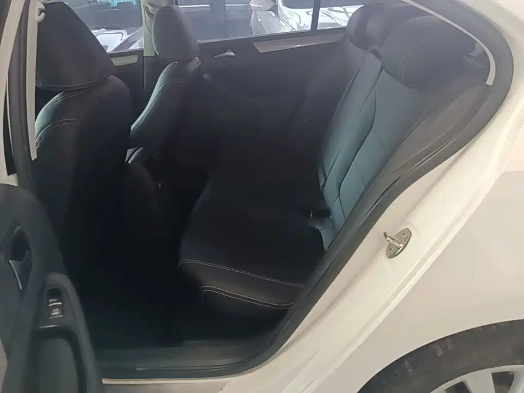 Volkswagen Sagitar — миниатюра 17