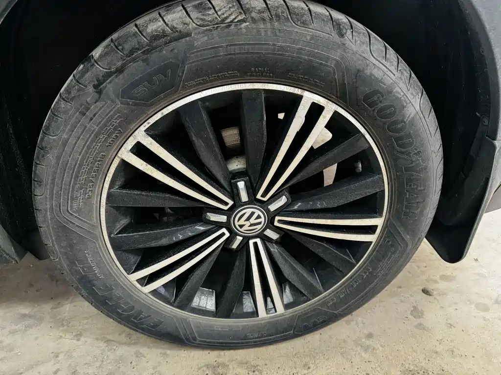 Volkswagen Tiguan L — миниатюра 6