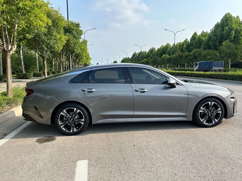 Kia K5 — миниатюра 10