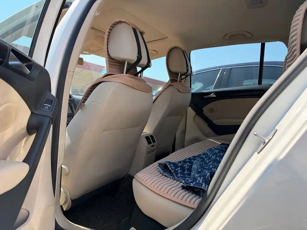 Volkswagen Golf — миниатюра 4