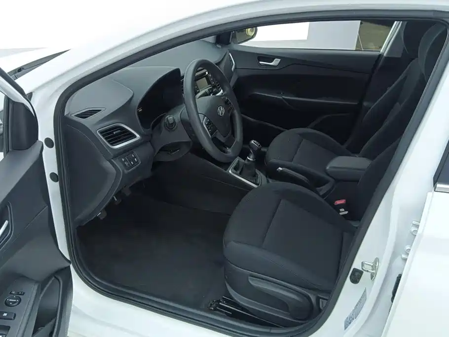 Hyundai Verna — миниатюра 9